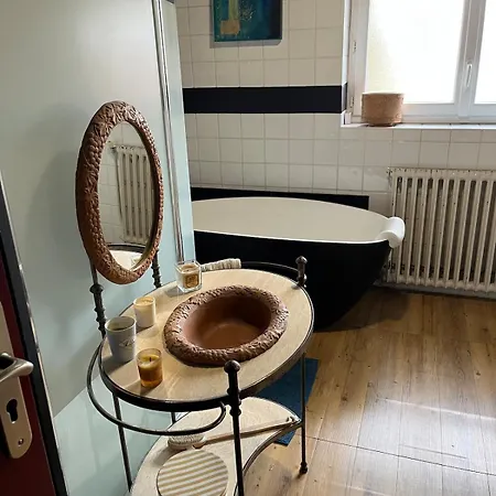 Апартаменты De Caractere Proche Bordeaux Type T3 *